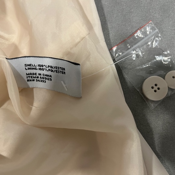 Koret Windbreaker - Picture 4 of 5